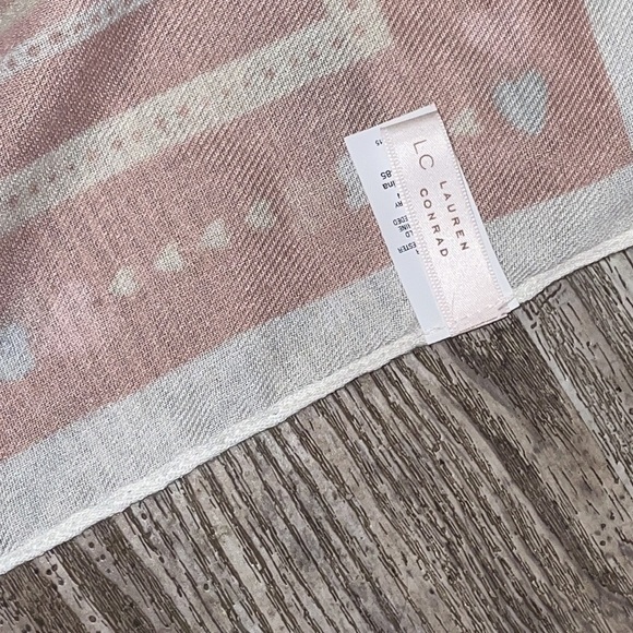 Valentines Scarf - Picture 4 of 6